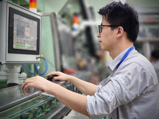 汽轮机活塞装配间隙尺寸测量